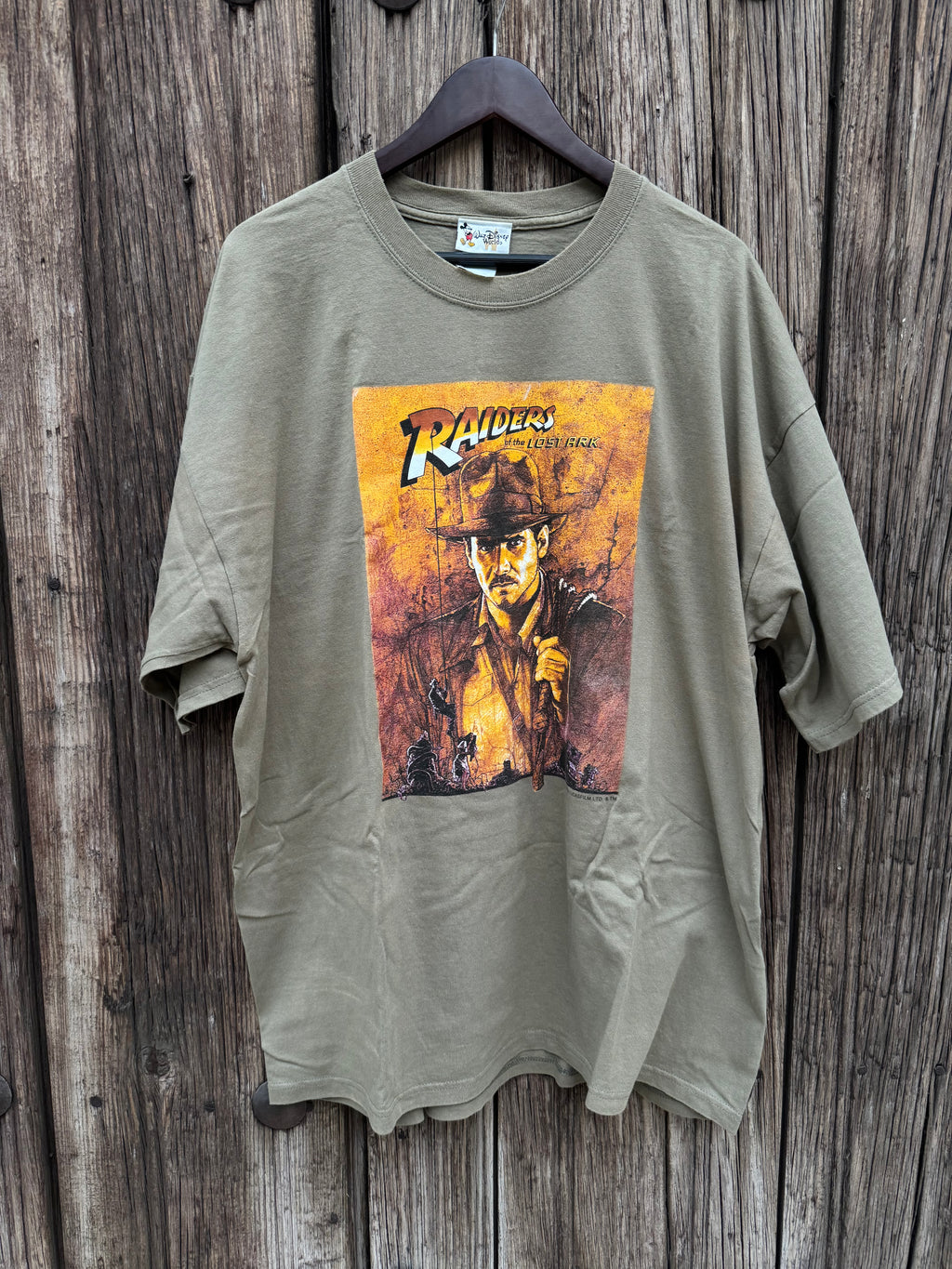 2001 Playera Indiana Jones