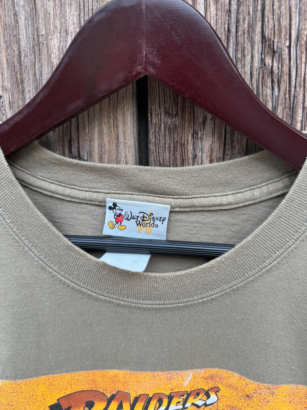 2001 Playera Indiana Jones